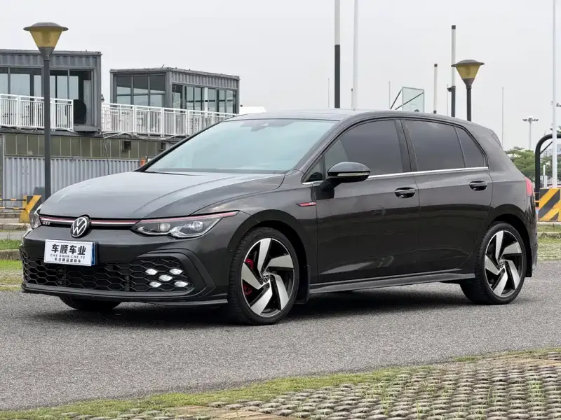 Volkswagen Golf GTI