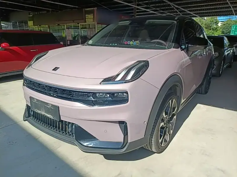 Lynk & Co 06