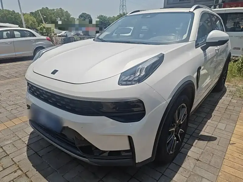 Lynk & Co 01