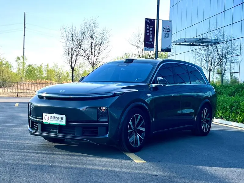 Li Auto L8