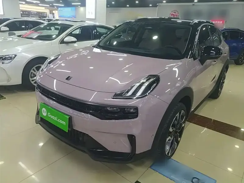 Lynk & Co 06