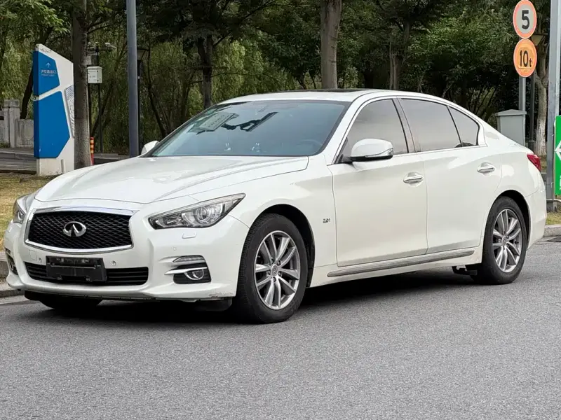 Infiniti Q50L