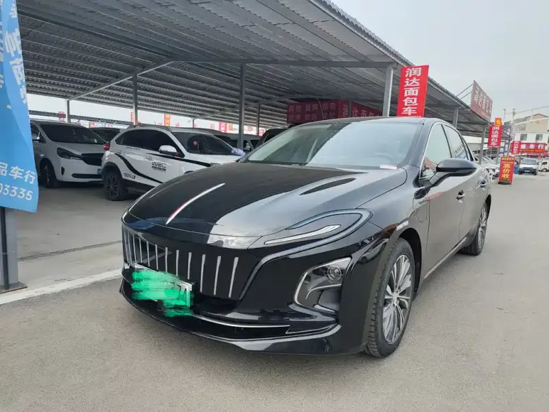 Hongqi E-QM5