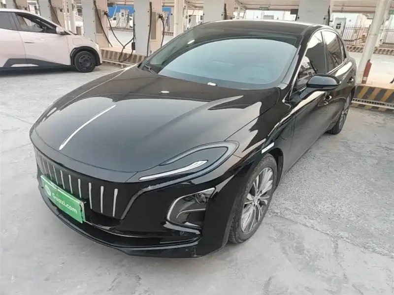 Hongqi E-QM5