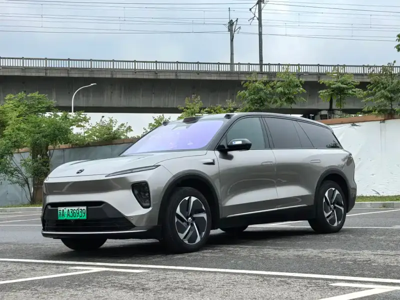 NIO ES8