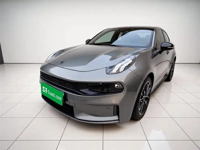 Lynk & Co 03