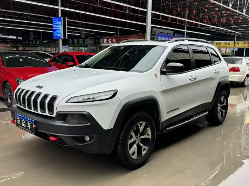 Jeep Cherokee (Import)