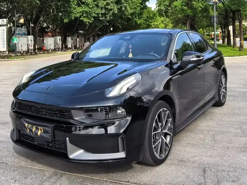 Lynk & Co 03