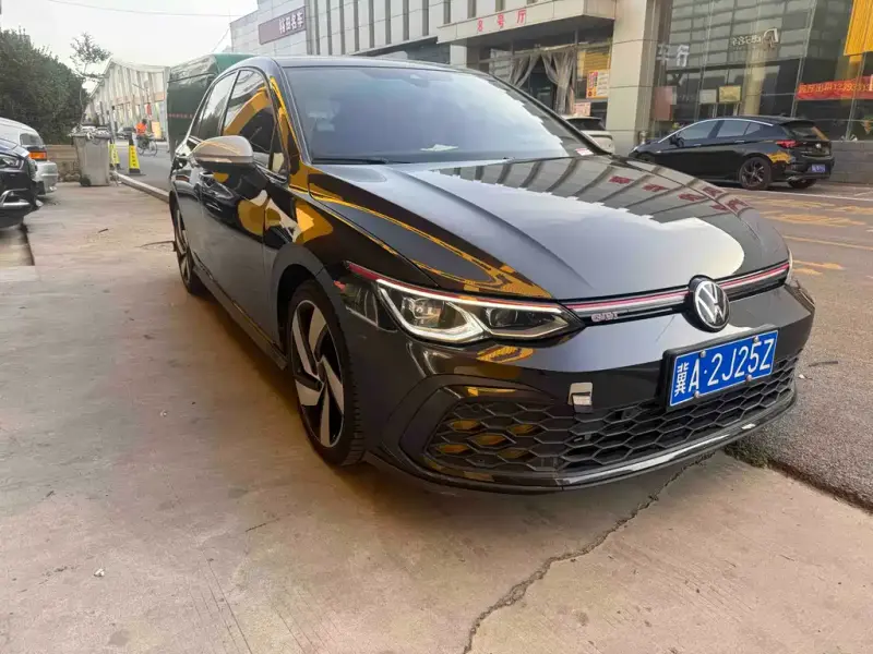 Volkswagen Golf GTI