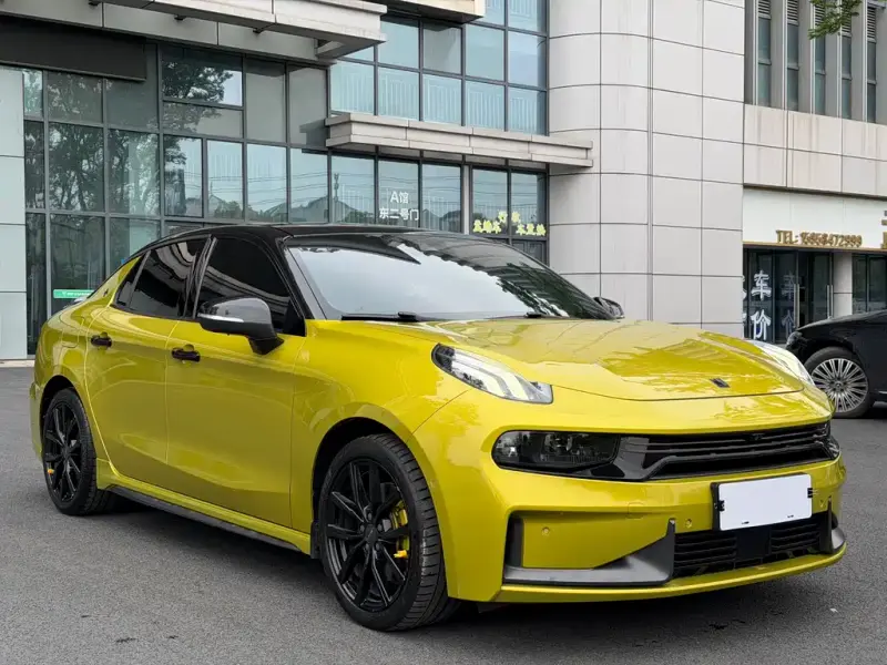 Lynk & Co 03
