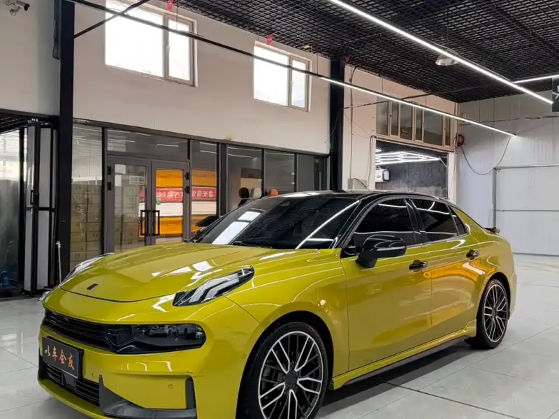 Lynk & Co 03