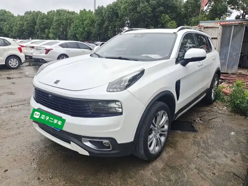 Lynk & Co 01