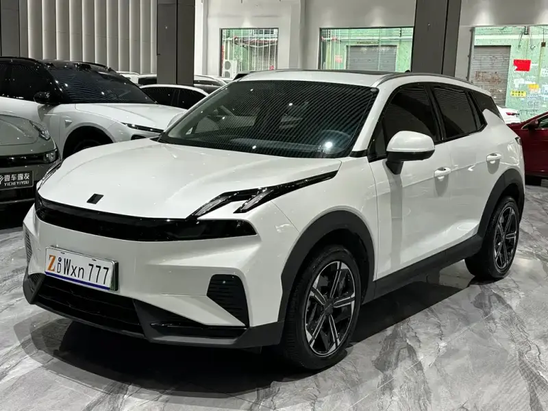 Lynk & Co 06 EM-P