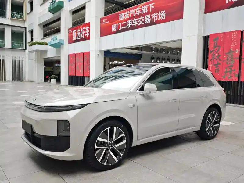 Li Auto L6