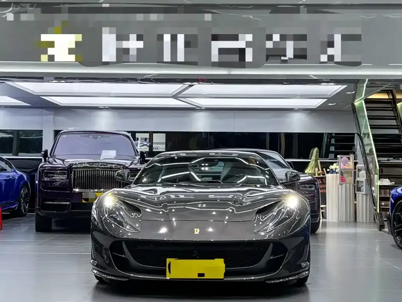 Ferrari 812