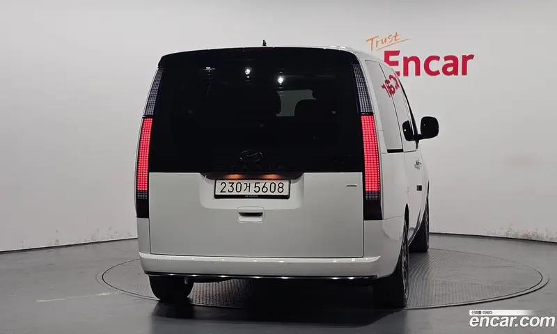 Hyundai Staria