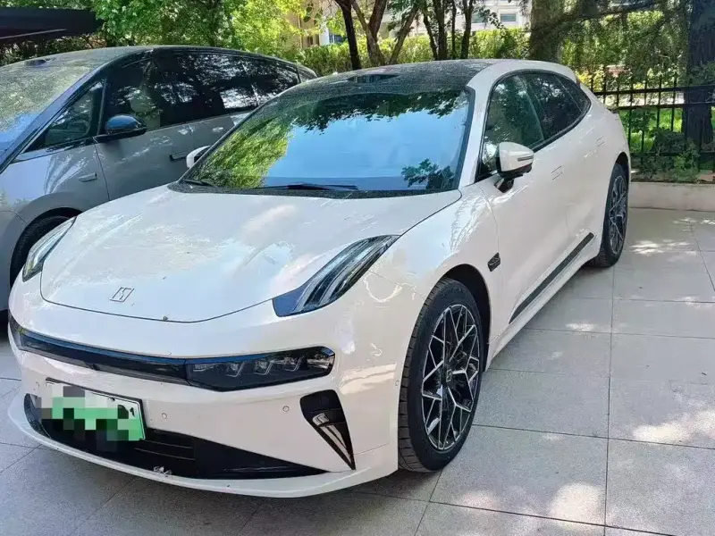 Zeekr 001