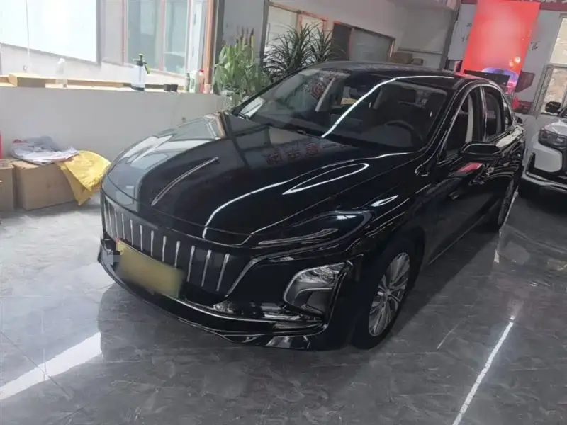Hongqi E-QM5
