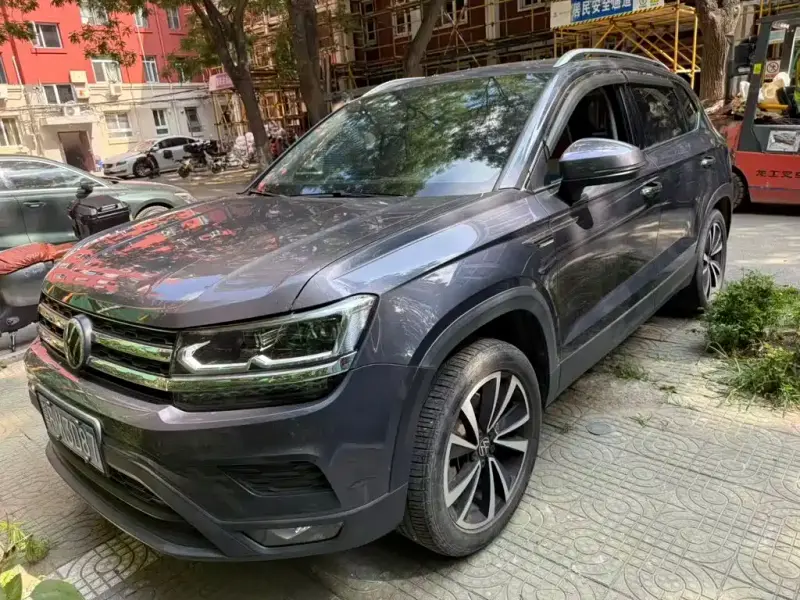 Volkswagen Tharu