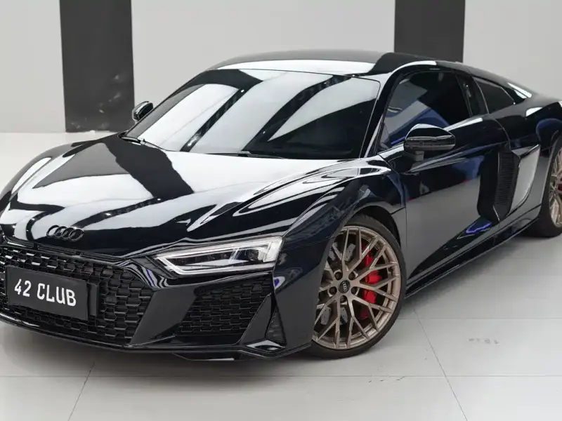 Audi R8
