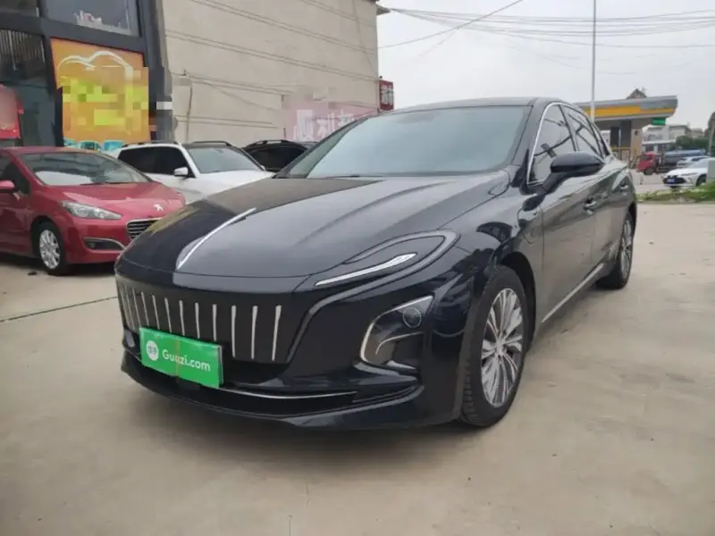 Hongqi E-QM5