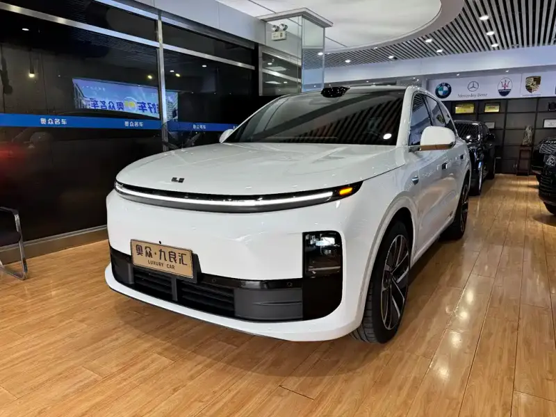 Li Auto L6