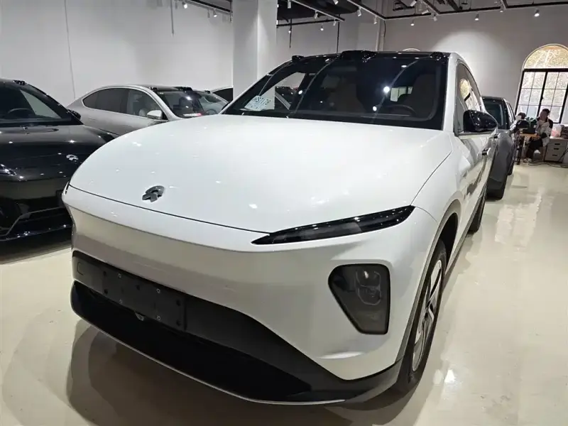 NIO EC7