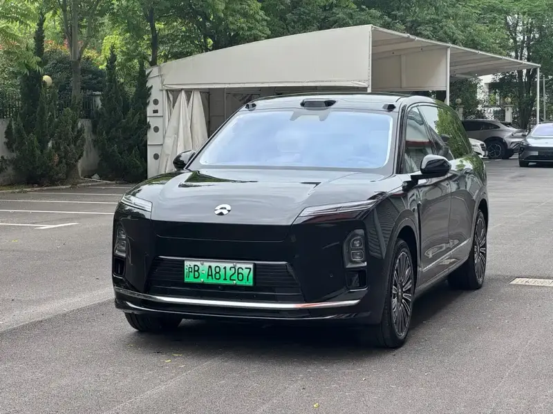 NIO ES8