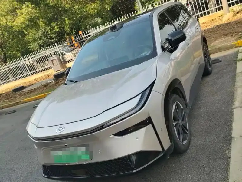 Toyota Bozhi 3X