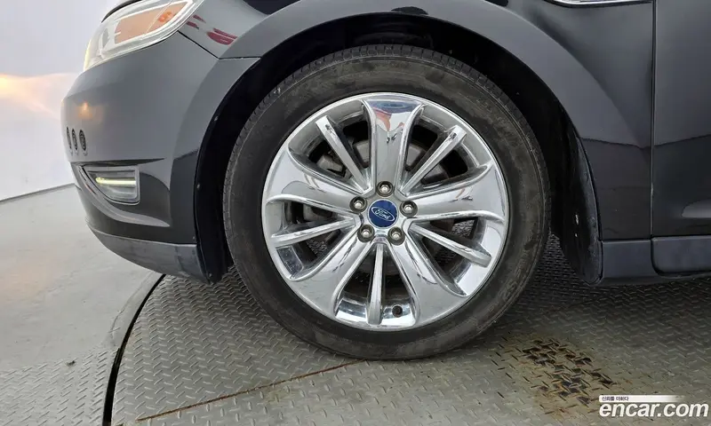 Ford Taurus