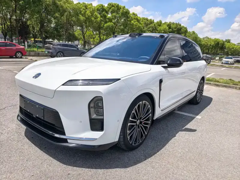 NIO ES8