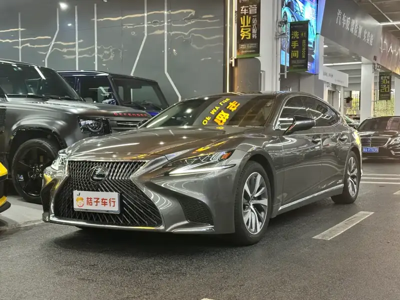 Lexus LS