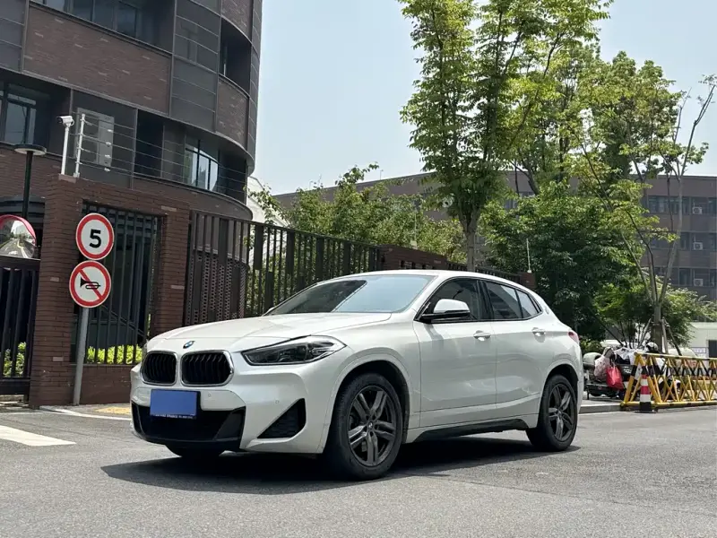 BMW X2