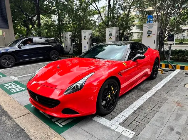 Ferrari California T