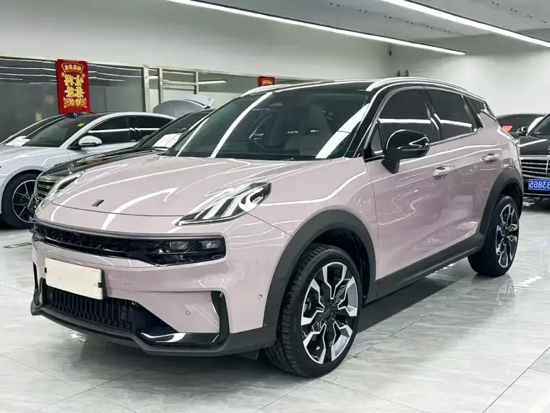 Lynk & Co 06