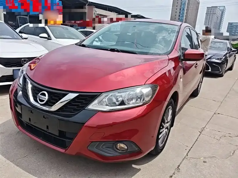 Nissan Tiida