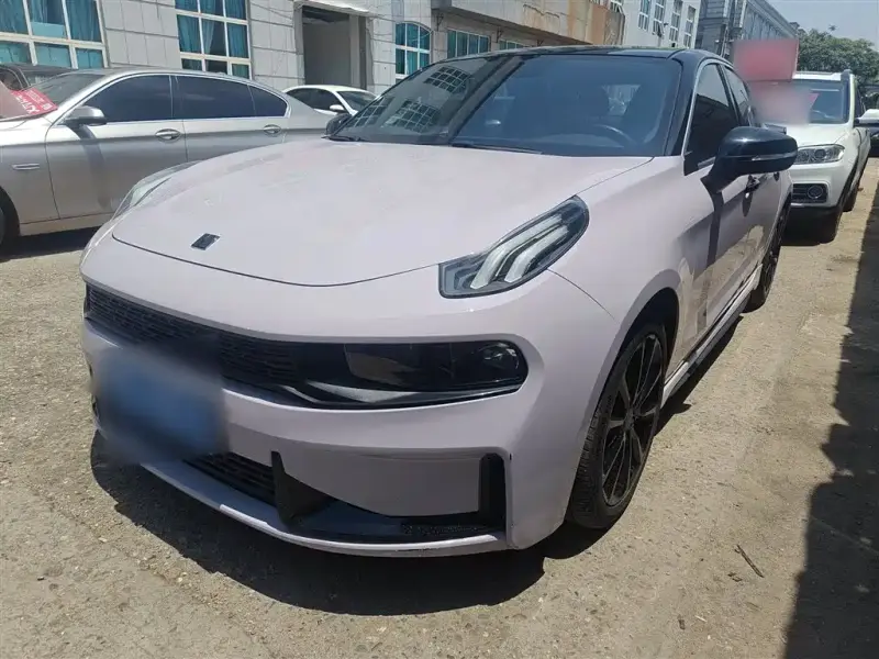 Lynk & Co 03