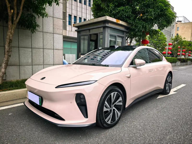 NIO ET5