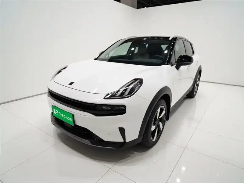 Lynk & Co 06
