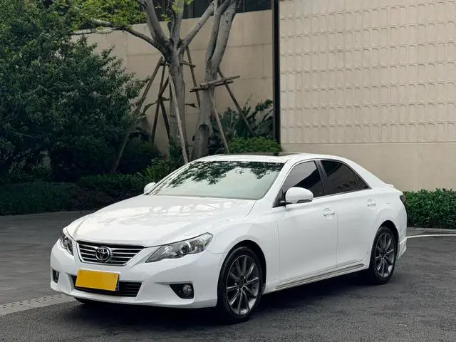 Toyota Reiz