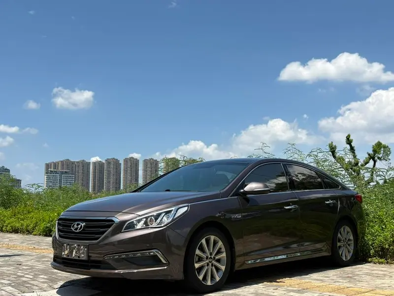 Hyundai Sonata LF
