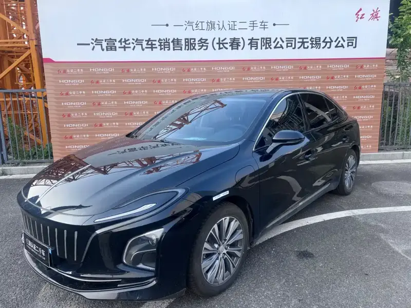 Hongqi E-QM5