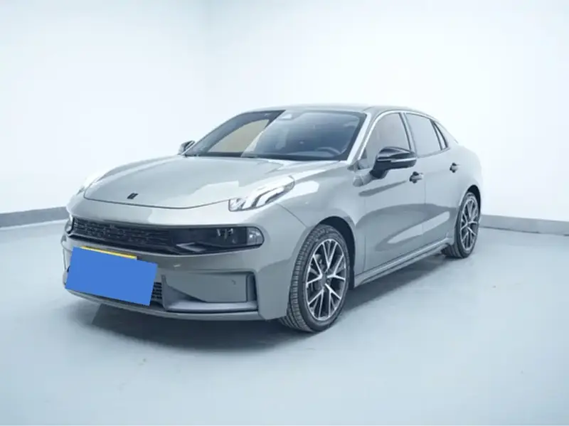 Lynk & Co 03
