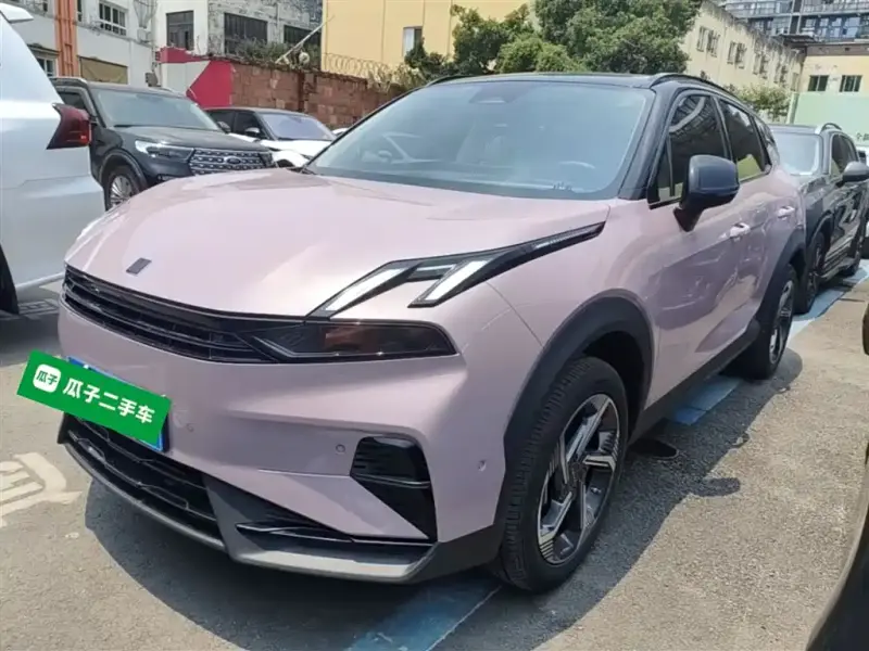 Lynk & Co 06
