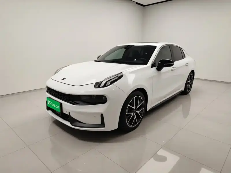 Lynk & Co 03