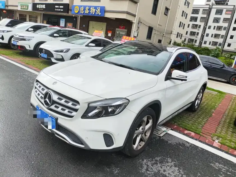 Mercedes-Benz GLA