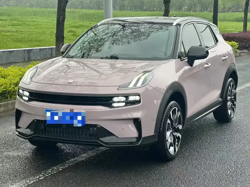 Lynk & Co 06
