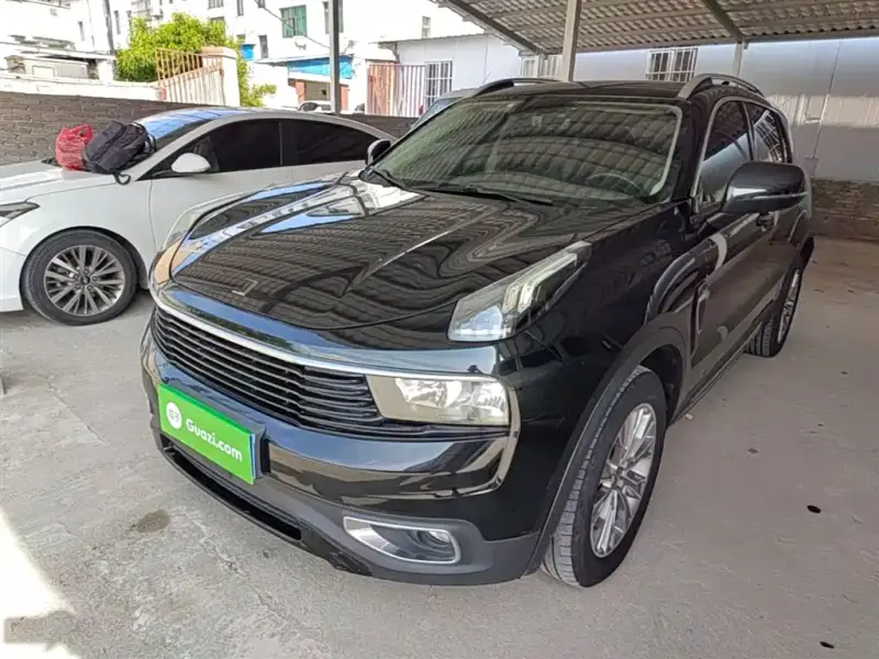 Lynk & Co 01