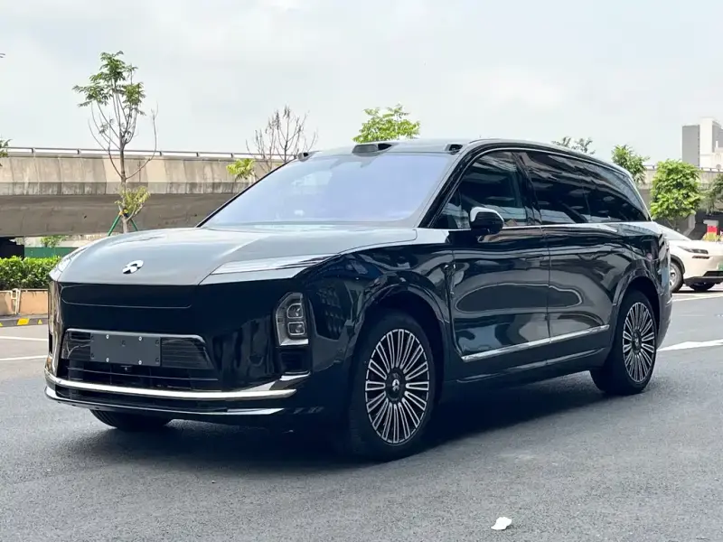 NIO ES8