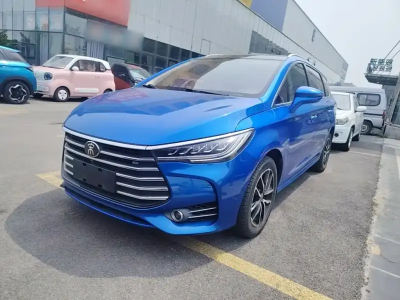 BYD MAX